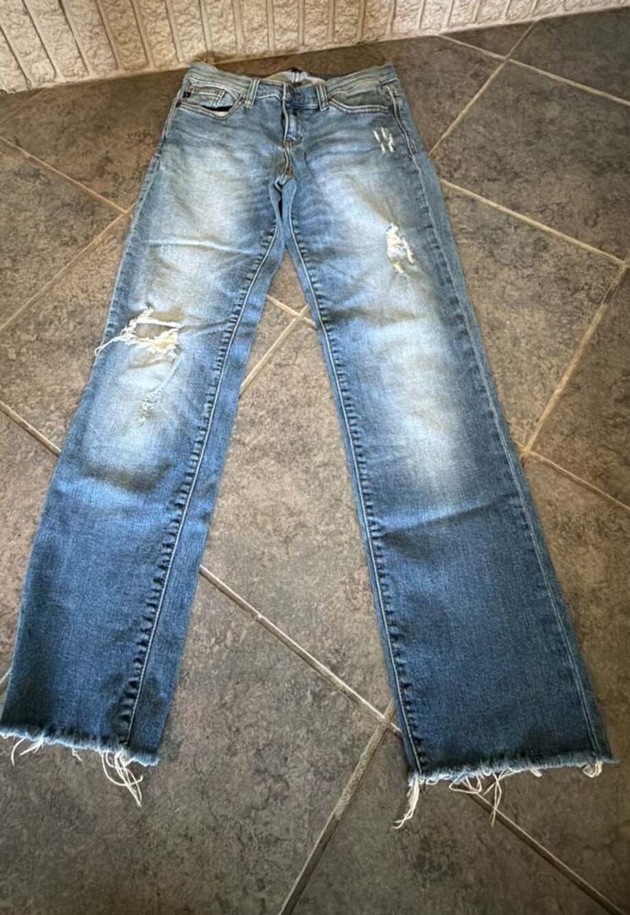 263 Judy Blue Distressed Raw Hem Mid Rise Jeans Style JB8251MD Size 5/27